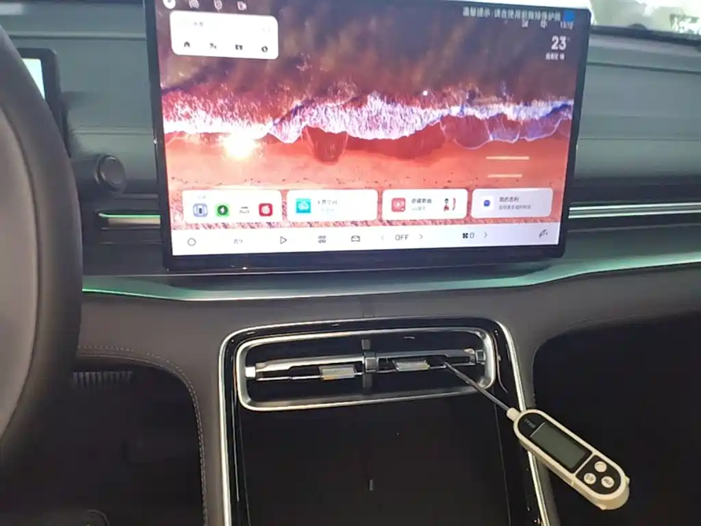 Geely Galaxy Galaxy A7 2025 EM-i 70km Luxury Edition фото 9