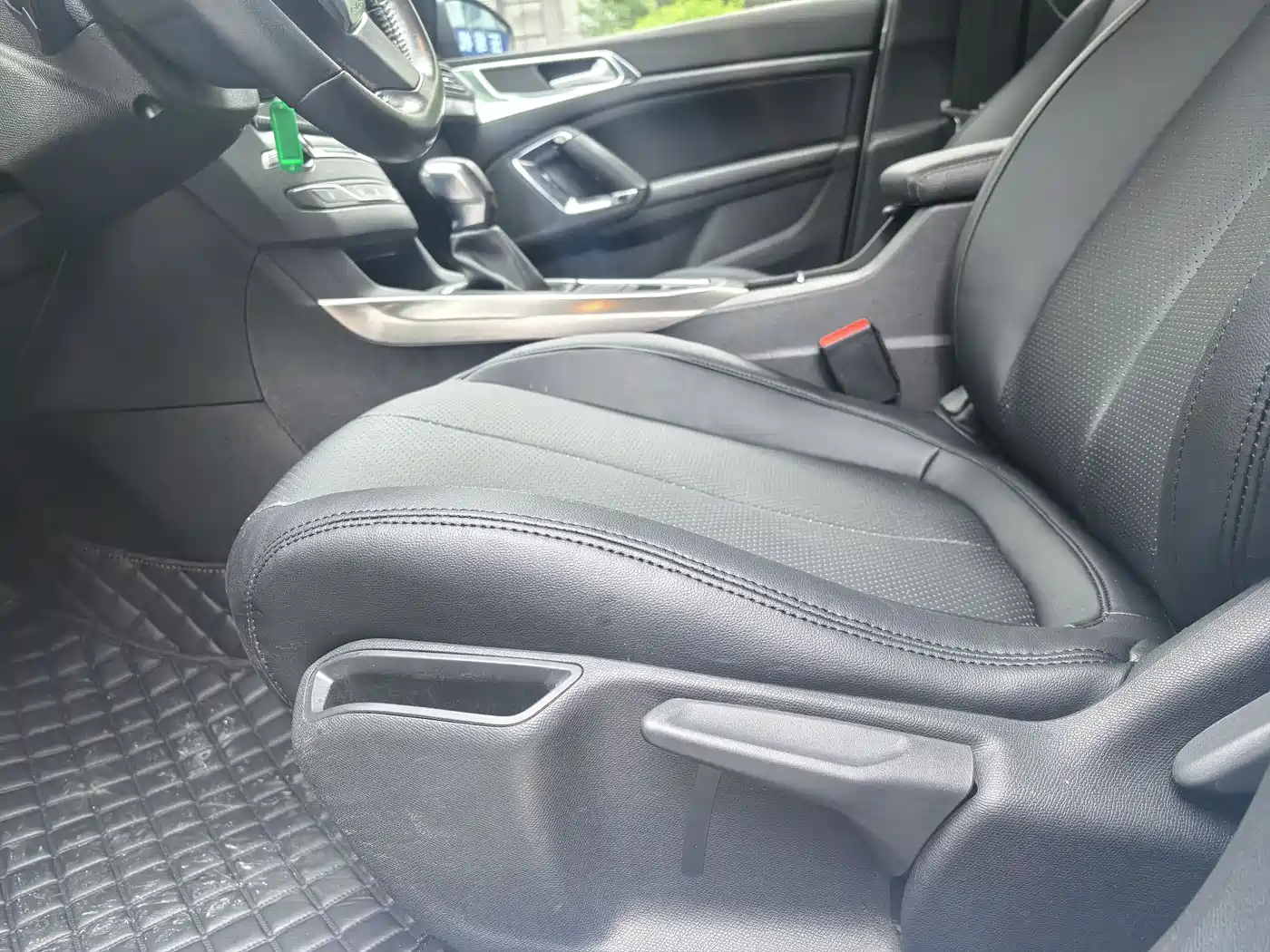 Peugeot 408 2014 1.8L Automatic Luxury Edition фото 14