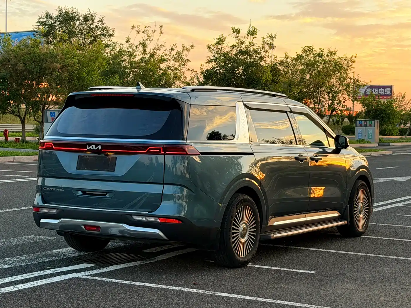 Kia Carnival 2021 2.0T Flagship Edition фото 7