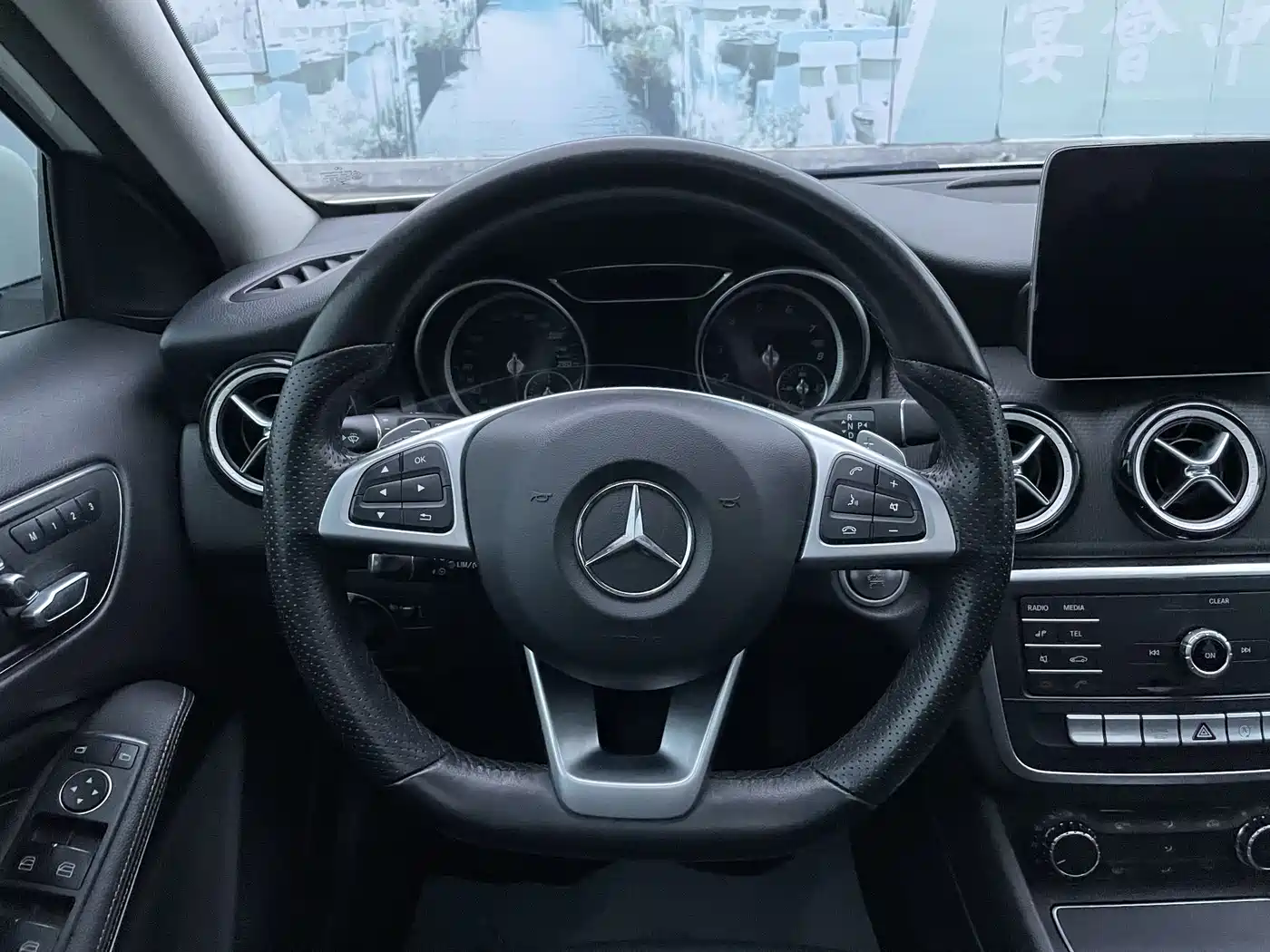 Mercedes-Benz GLA 2019 GLA 200 Dynamic фото 15