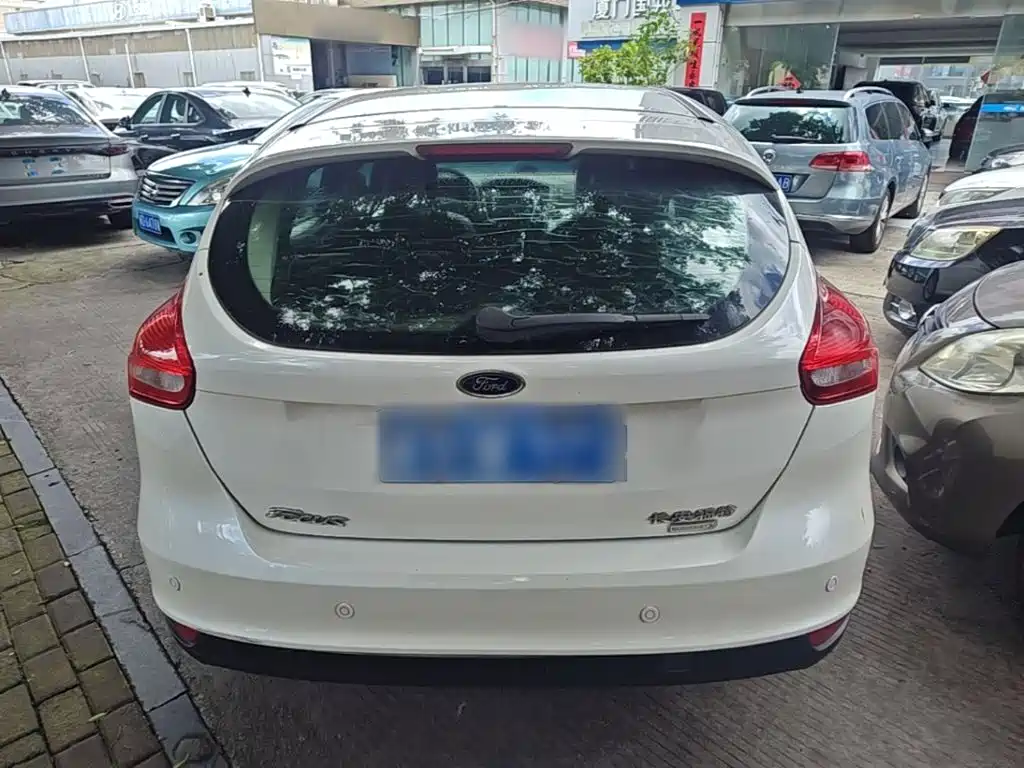 Фото 6 - Ford Focus