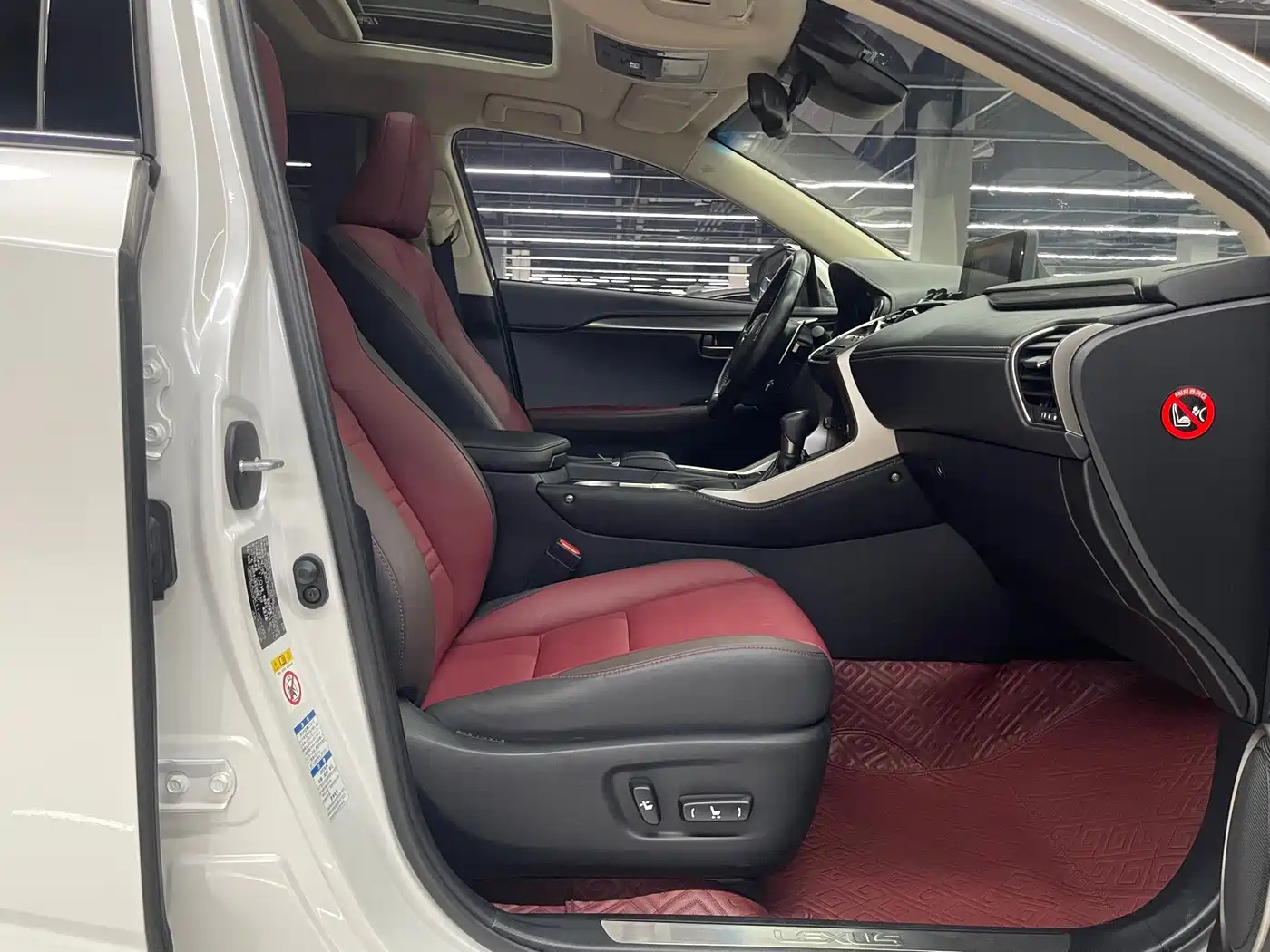 Фото 14 - Lexus NX