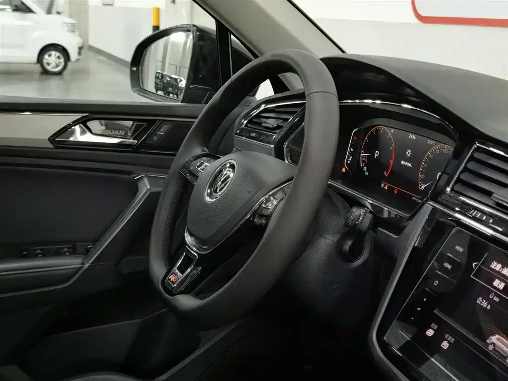 Volkswagen Tiguan L 2021 330TSI Automatic 2WD Smart фото 22