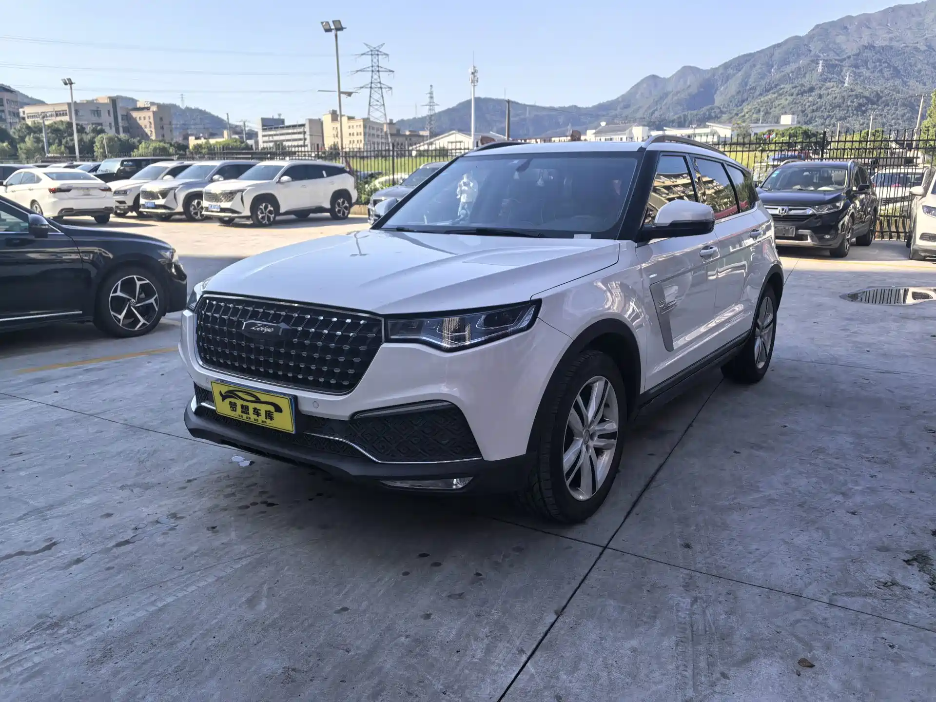 Фото 1 - Zotye T700