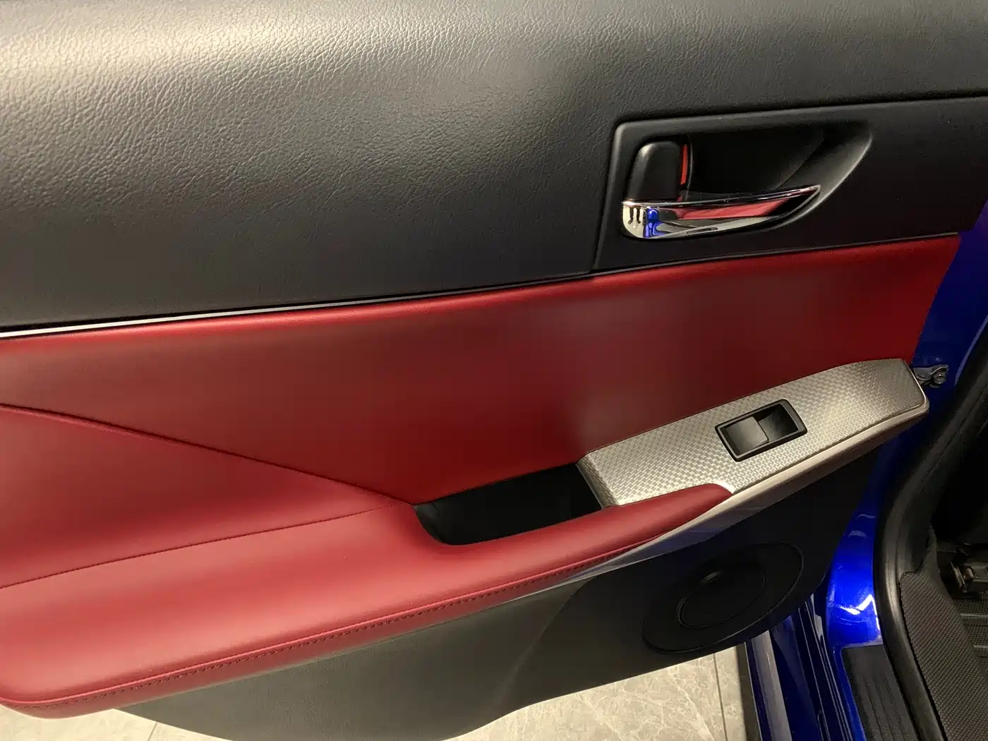 Lexus IS 2015 200t F SPORT фото 8