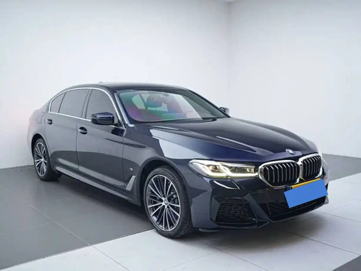 BMW 5 Series 2023 530Li Leading M Sport Package фото 3