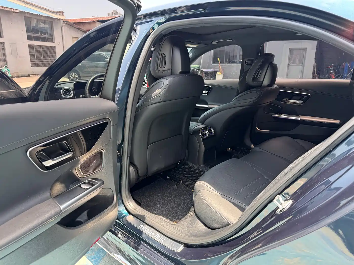 Mercedes-Benz C-Class 2023 Facelift C 260 L Sport Edition фото 10