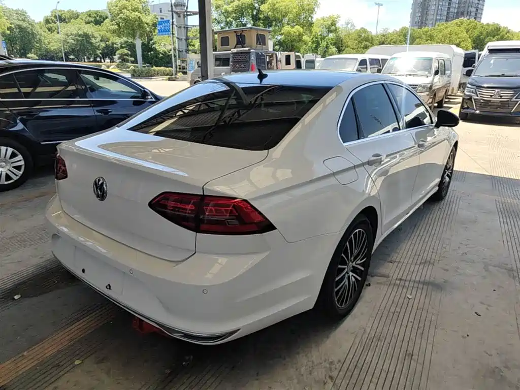 Volkswagen Lamando 2019 280TSI DSG Luxury Edition China VI фото 7