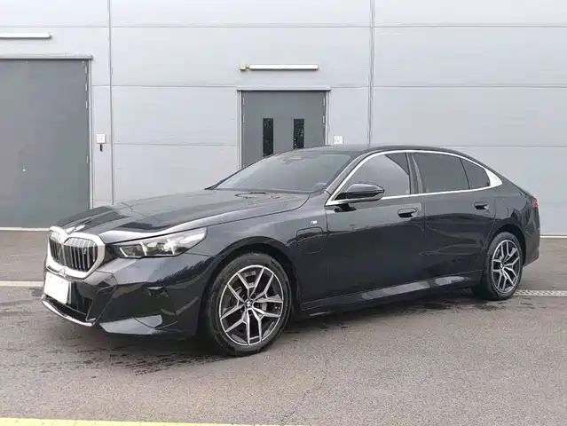 BMW i5 2025