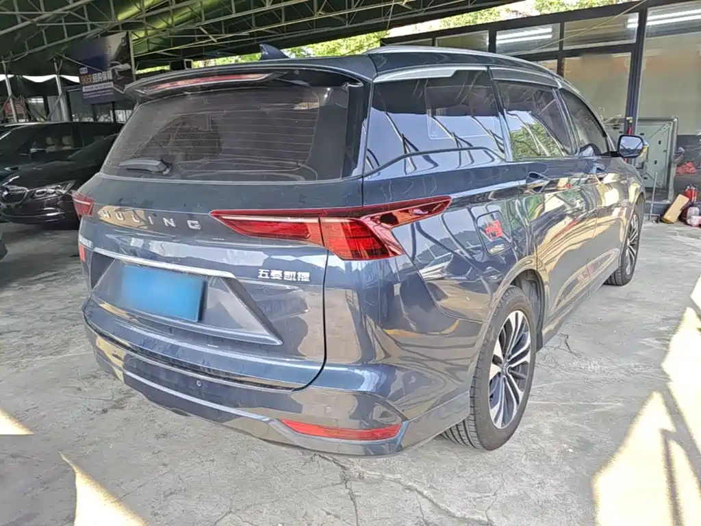 Фото 7 - Wuling Motors Wuling Victory