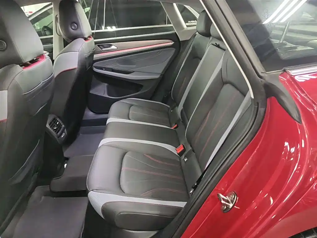 VOLKSWAGEN LINGDU