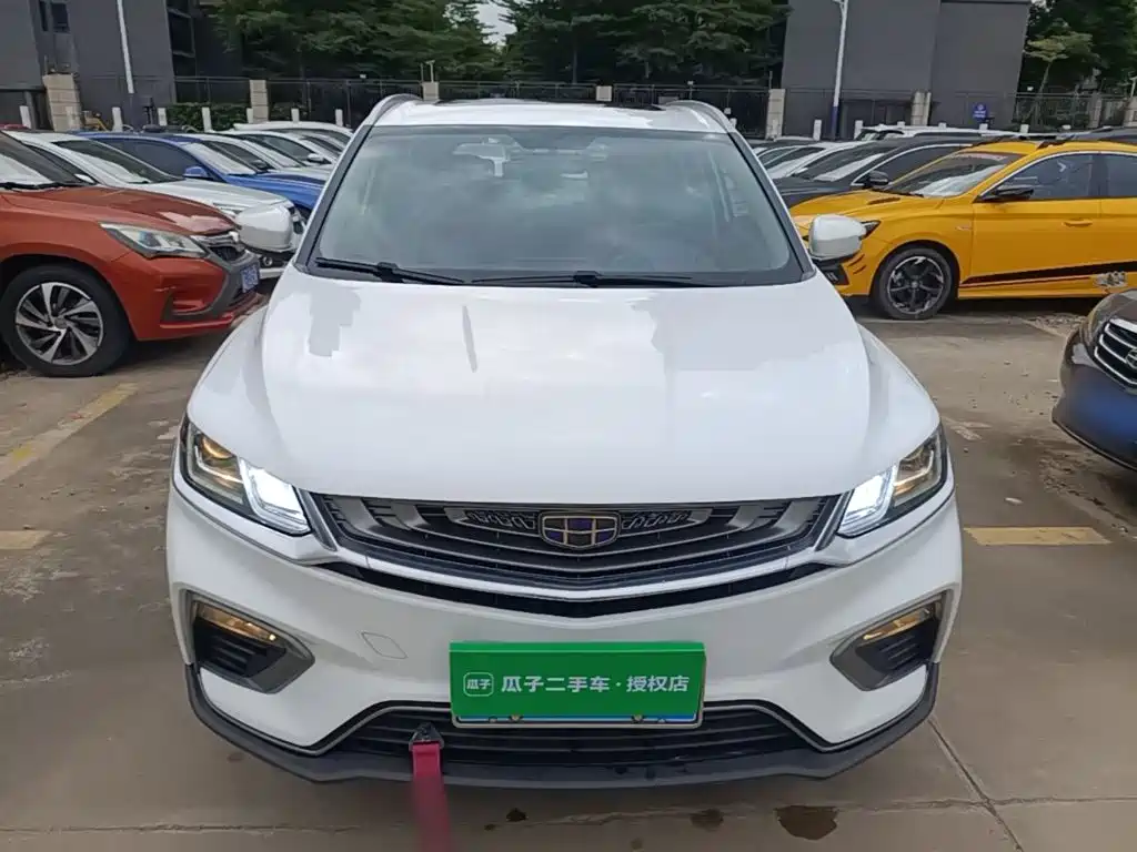 Фото 3 - Geely Coolray
