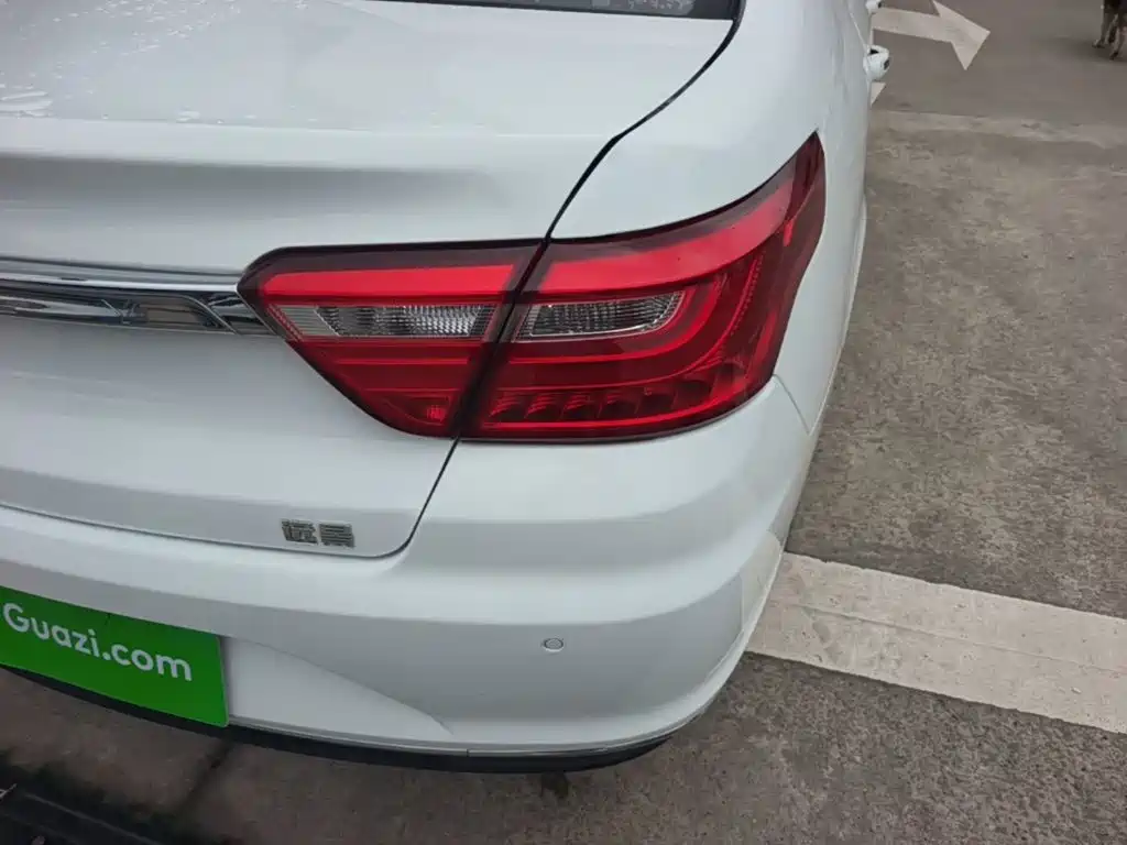Фото 8 - Geely Vision