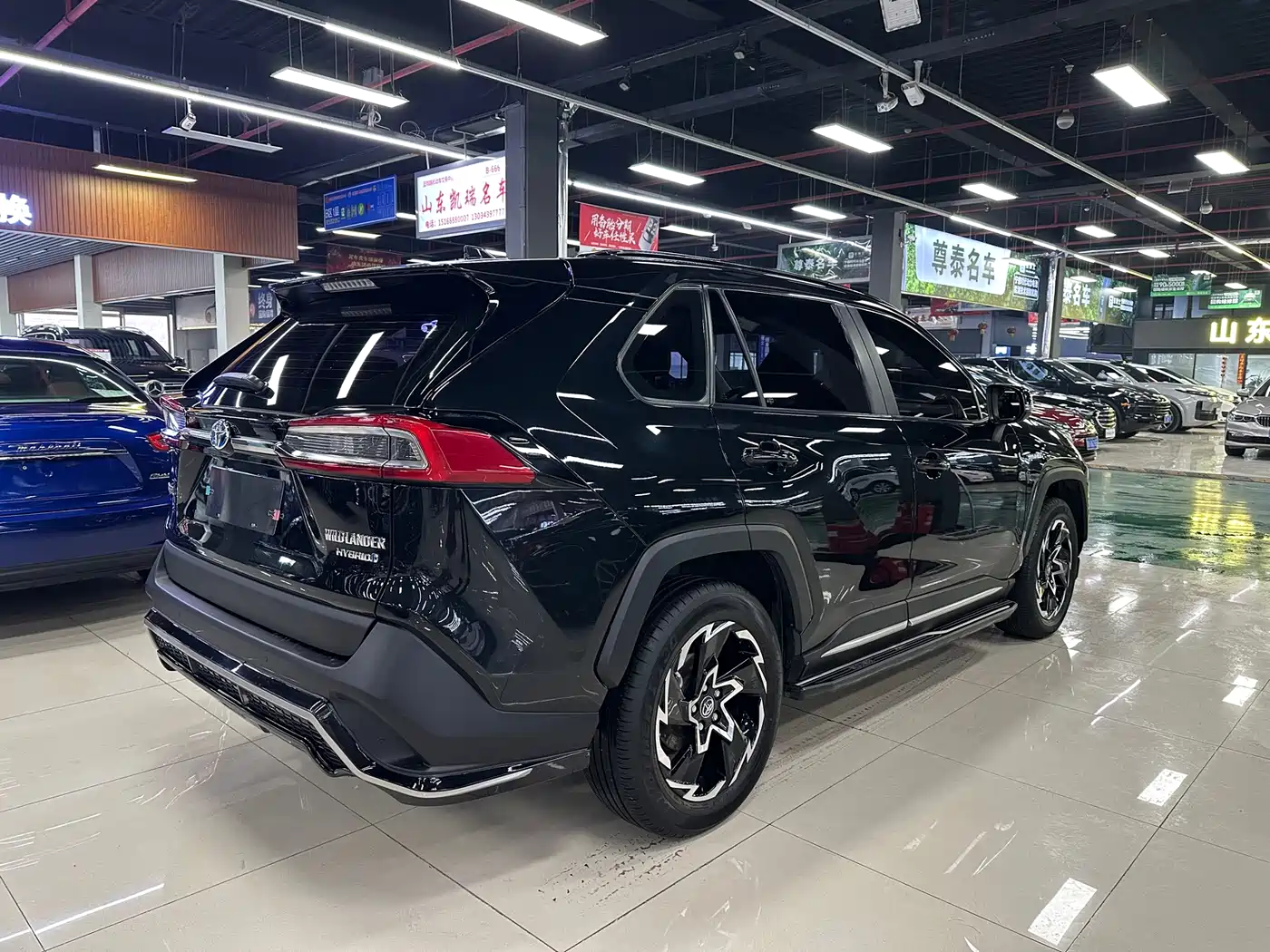 Toyota Wildlander 2020 Hybrid 2.5L E-CVT FWD Tech Edition фото 4