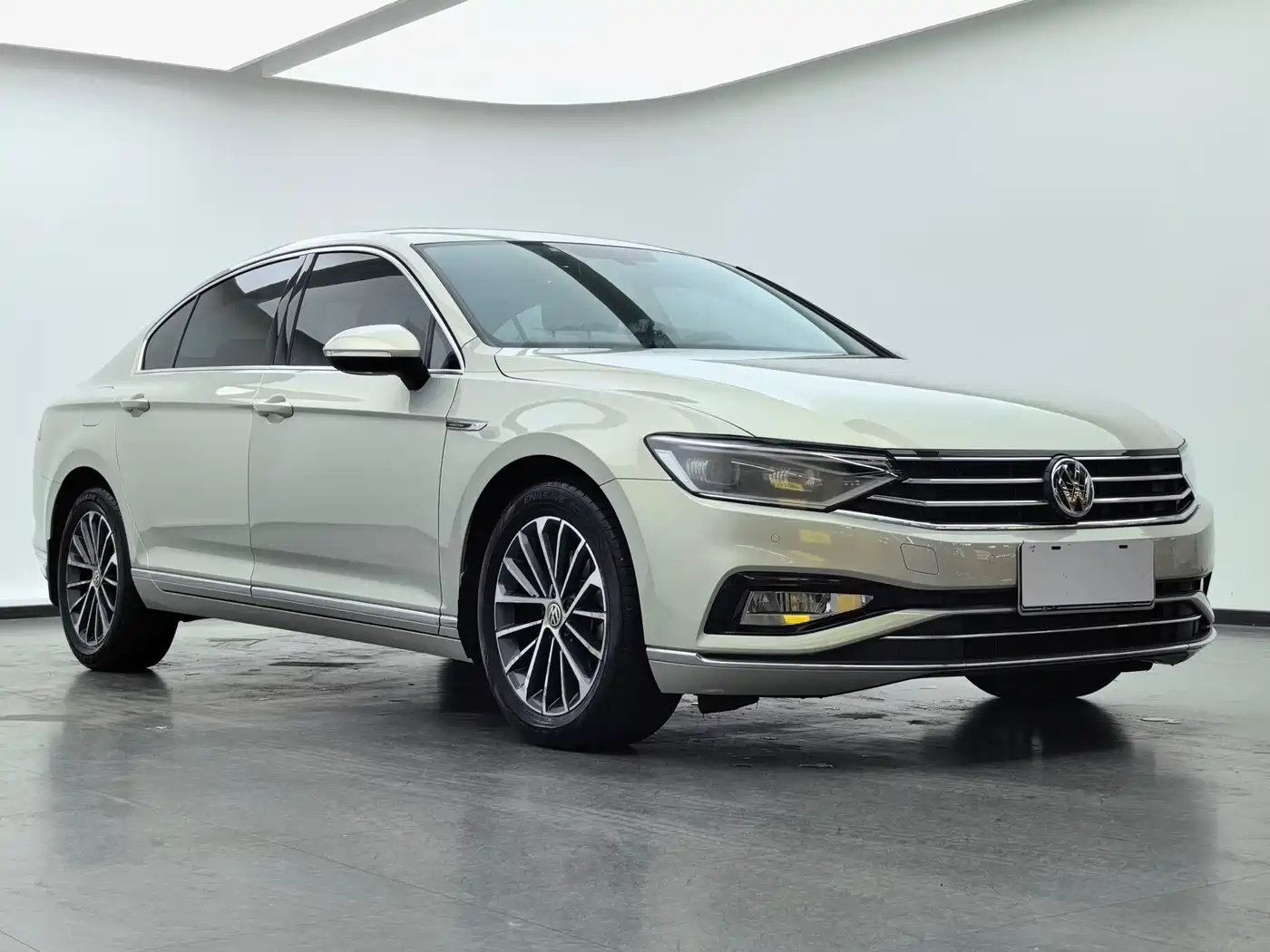 Volkswagen Magotan 2020 330TSI DSG Luxury фото 3