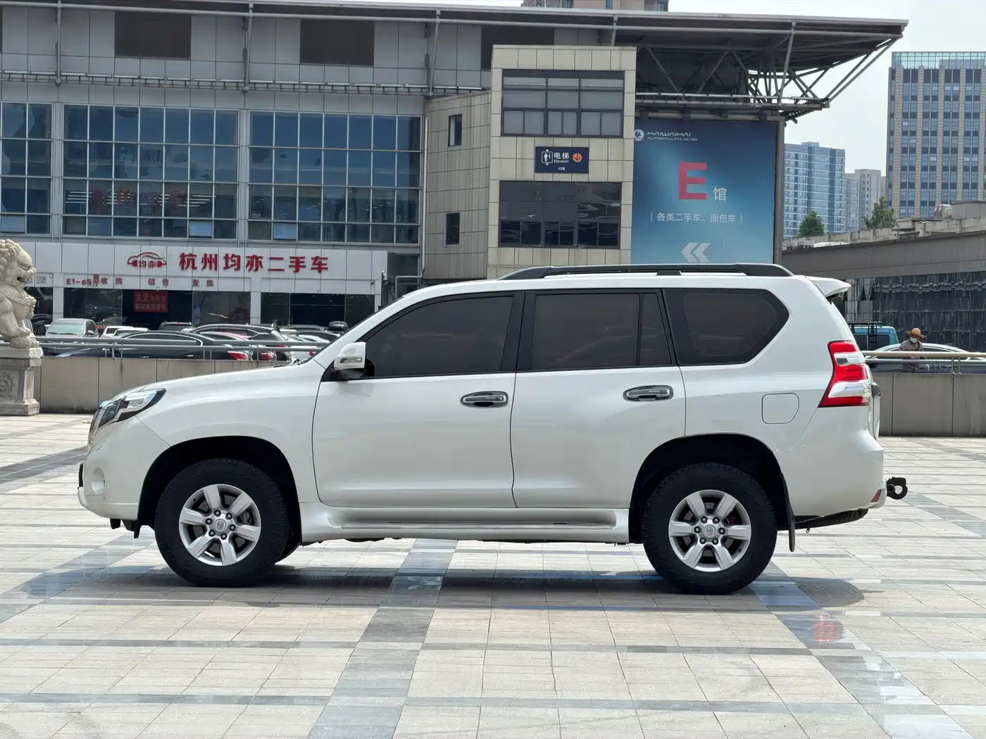 Toyota Prado 2016 3.5L Auto TX-L фото 4