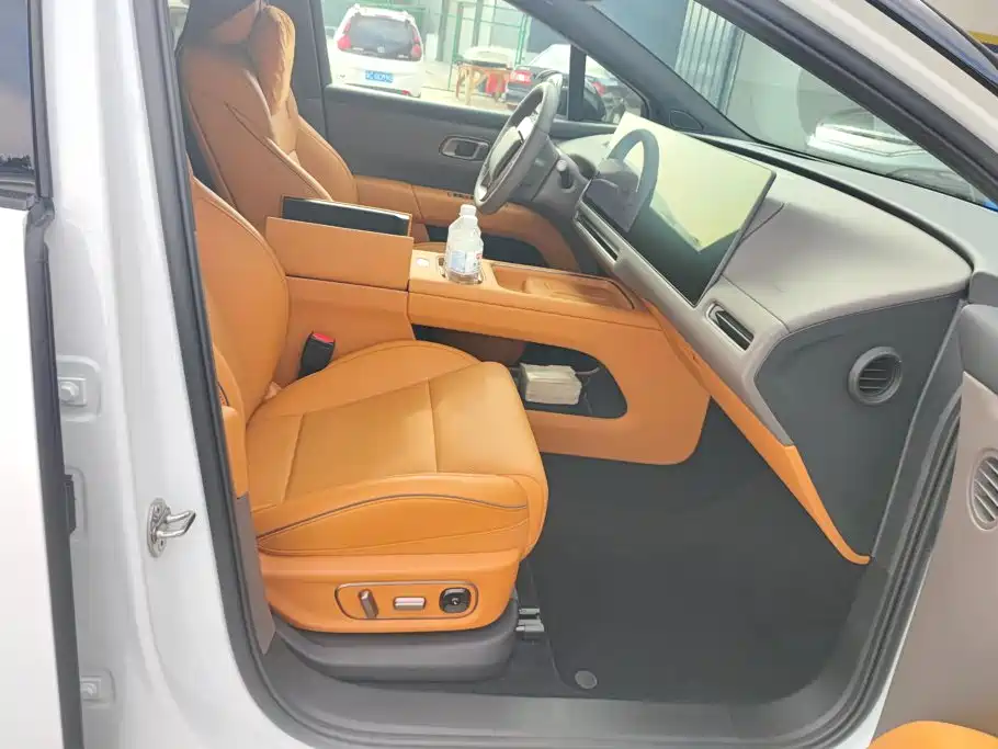 Li Auto i6 2026 2025 2WD Base Model