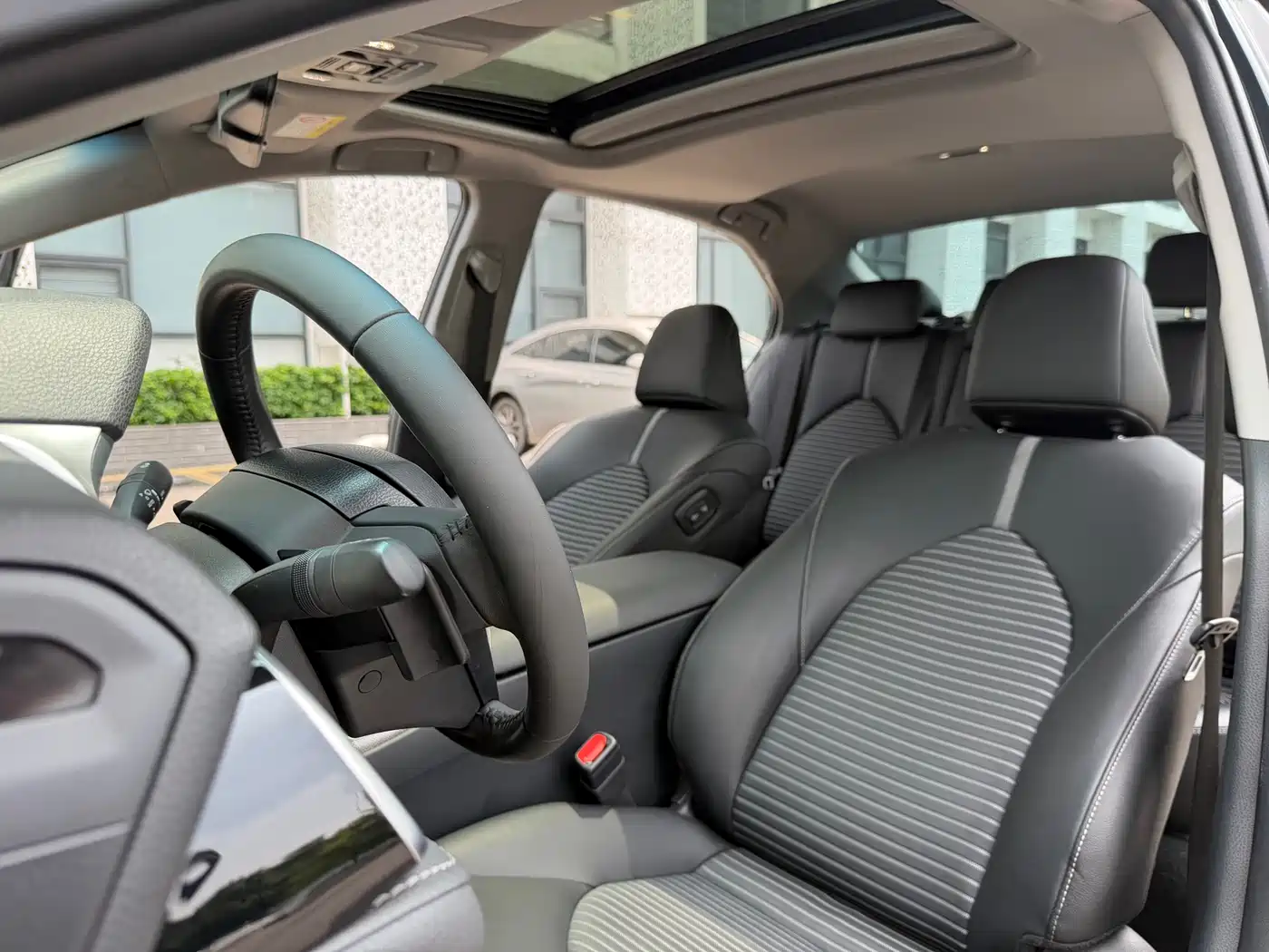 Toyota Camry 2022 2.5S Knight Edition фото 10