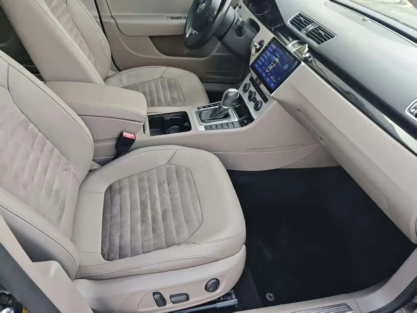 Volkswagen Magotan 2015 Facelift 1.8TSI Luxury фото 11