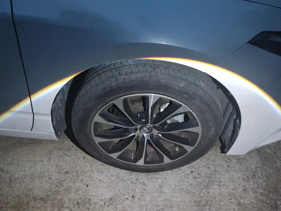 Toyota Avalon 2023 2.0L Premium Selection фото 6