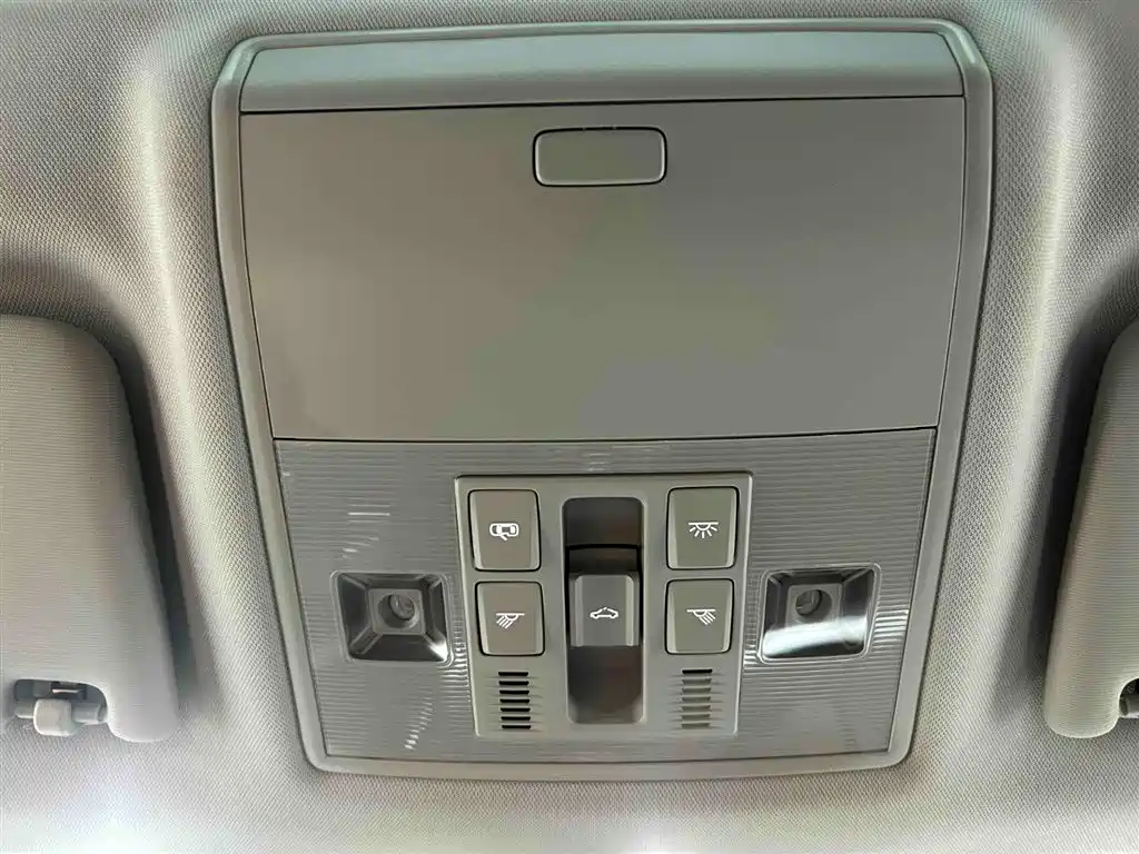 Škoda Superb 2024 TSI280 DSG Premium Edition фото 8