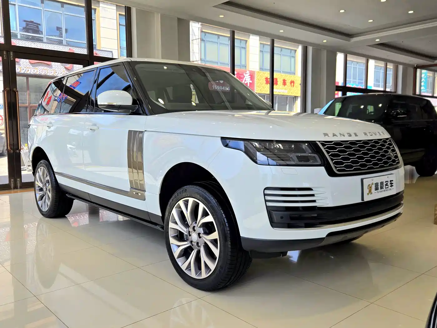 Land Rover Range Rover 2018 3.0 SC V6 Vogue Heritage Extended Edition фото 3