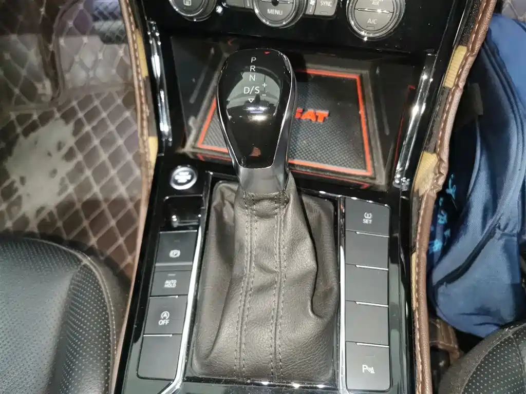 Volkswagen Passat 2019 Model 330TSI Luxury Edition China V фото 7