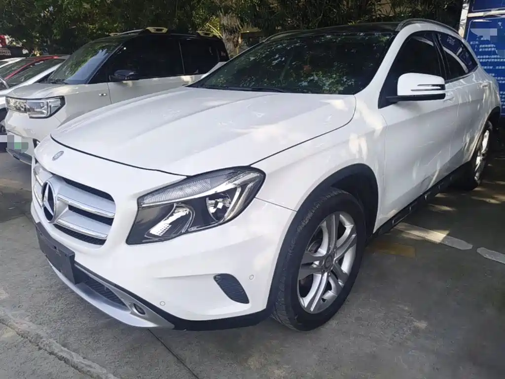 Mercedes-Benz GLA 2015 GLA 200 Dynamic фото 2