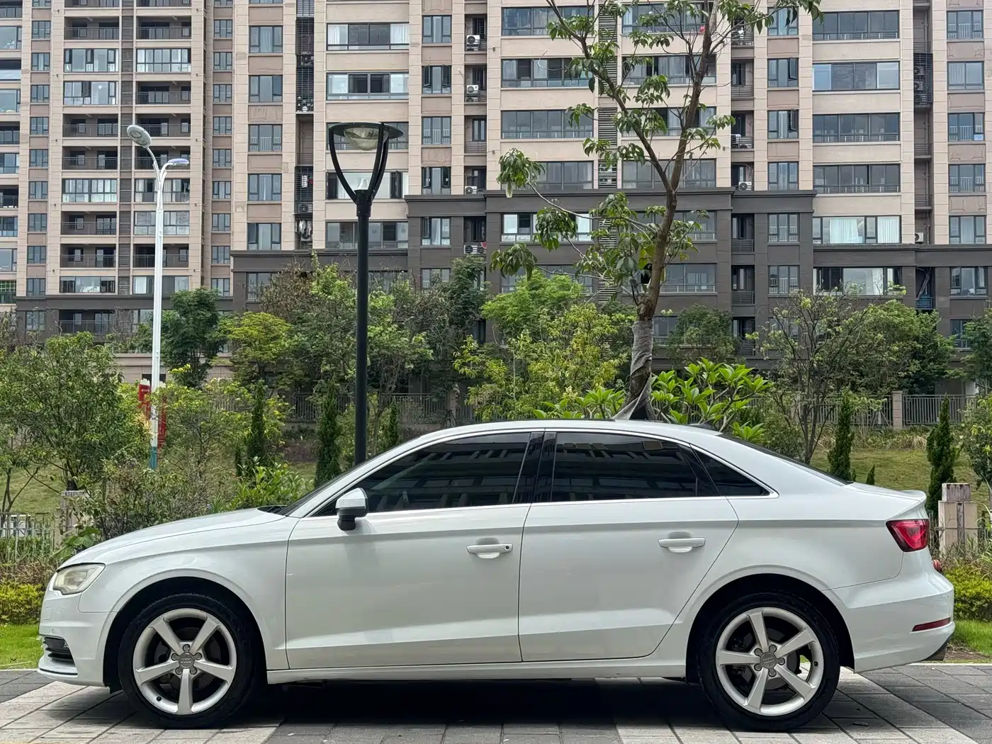 Audi A3 2015 Limousine 35 TFSI Millionth Anniversary Comfort Enjoyment Type фото 2