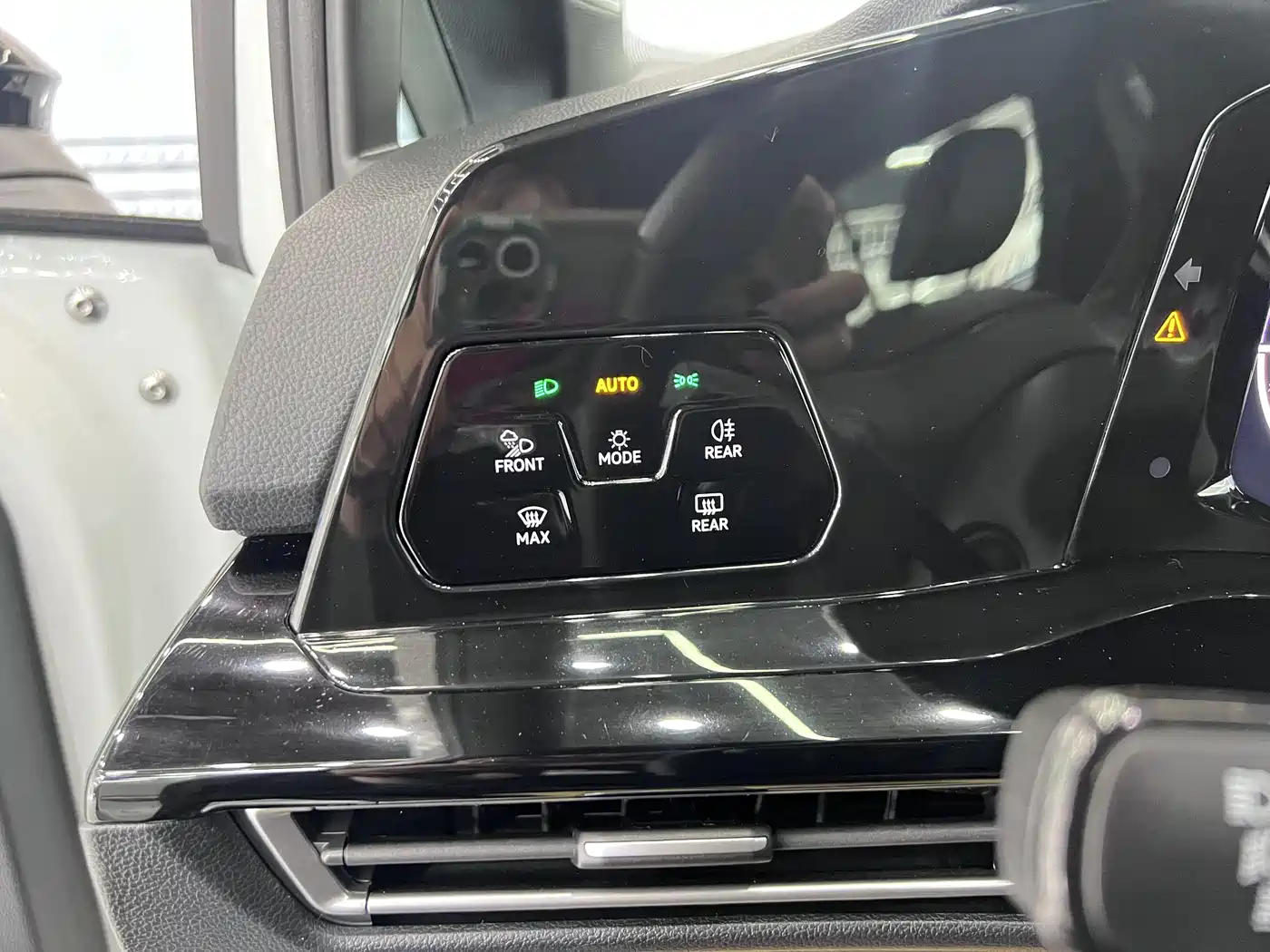 Volkswagen Golf 2023 280TSI DSG R-Line Lite фото 8