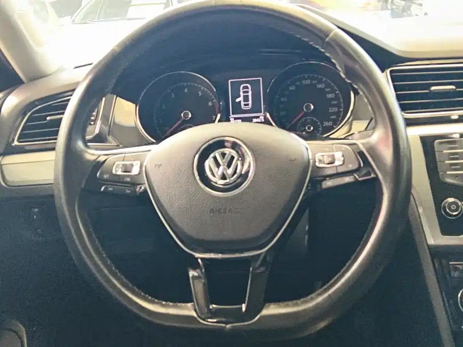 Volkswagen Lamando 2015 2015 280TSI DSG Comfort