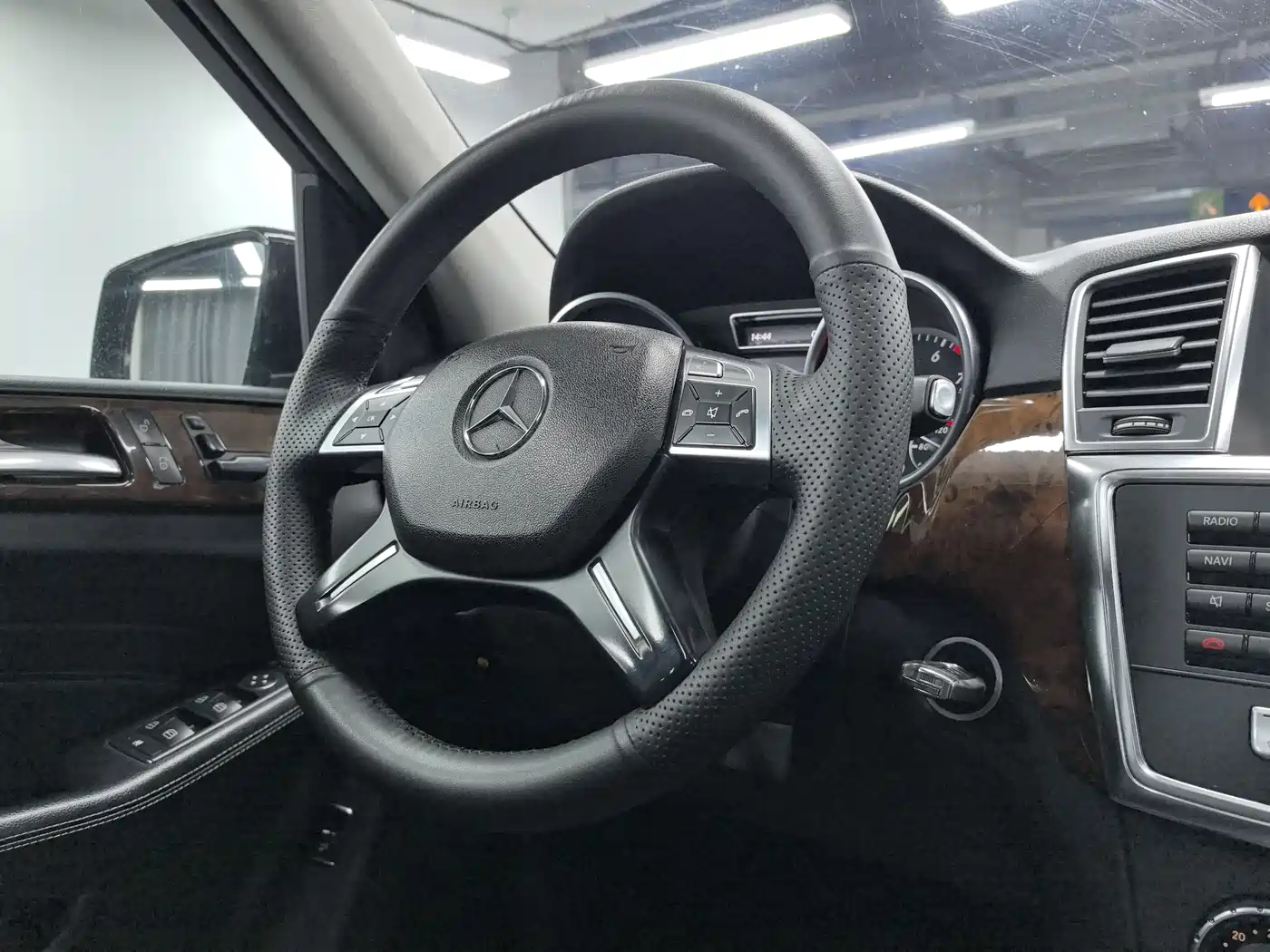 Mercedes-Benz M-Class 2012 Model ML 350 Dynamic фото 9