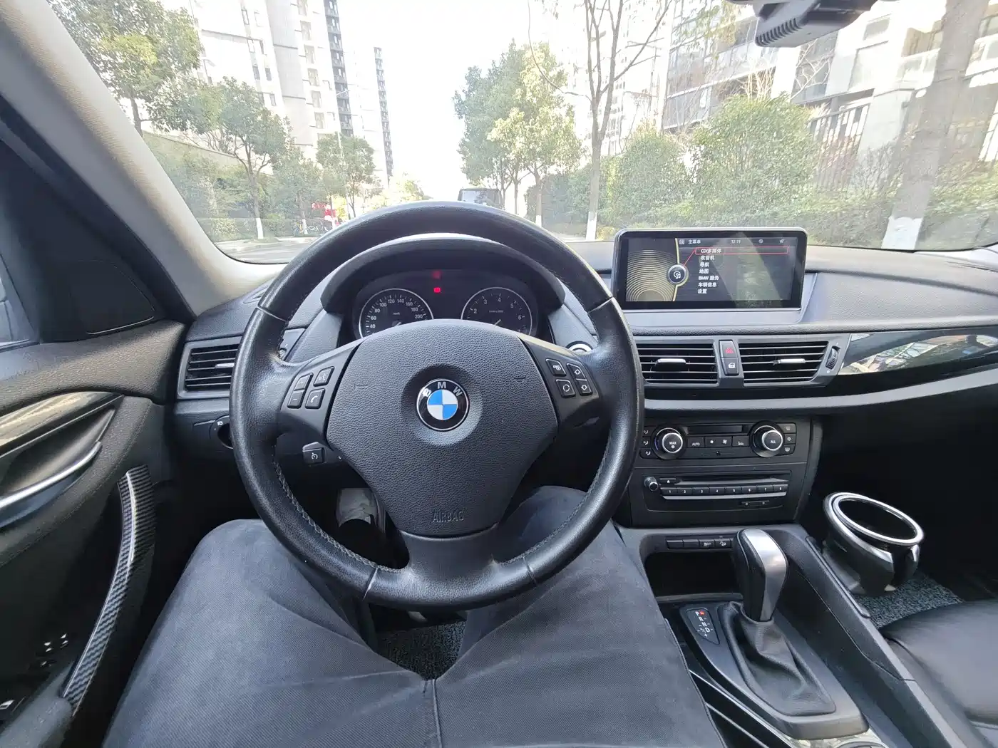 BMW X1 (Import) 2010 xDrive25i фото 8