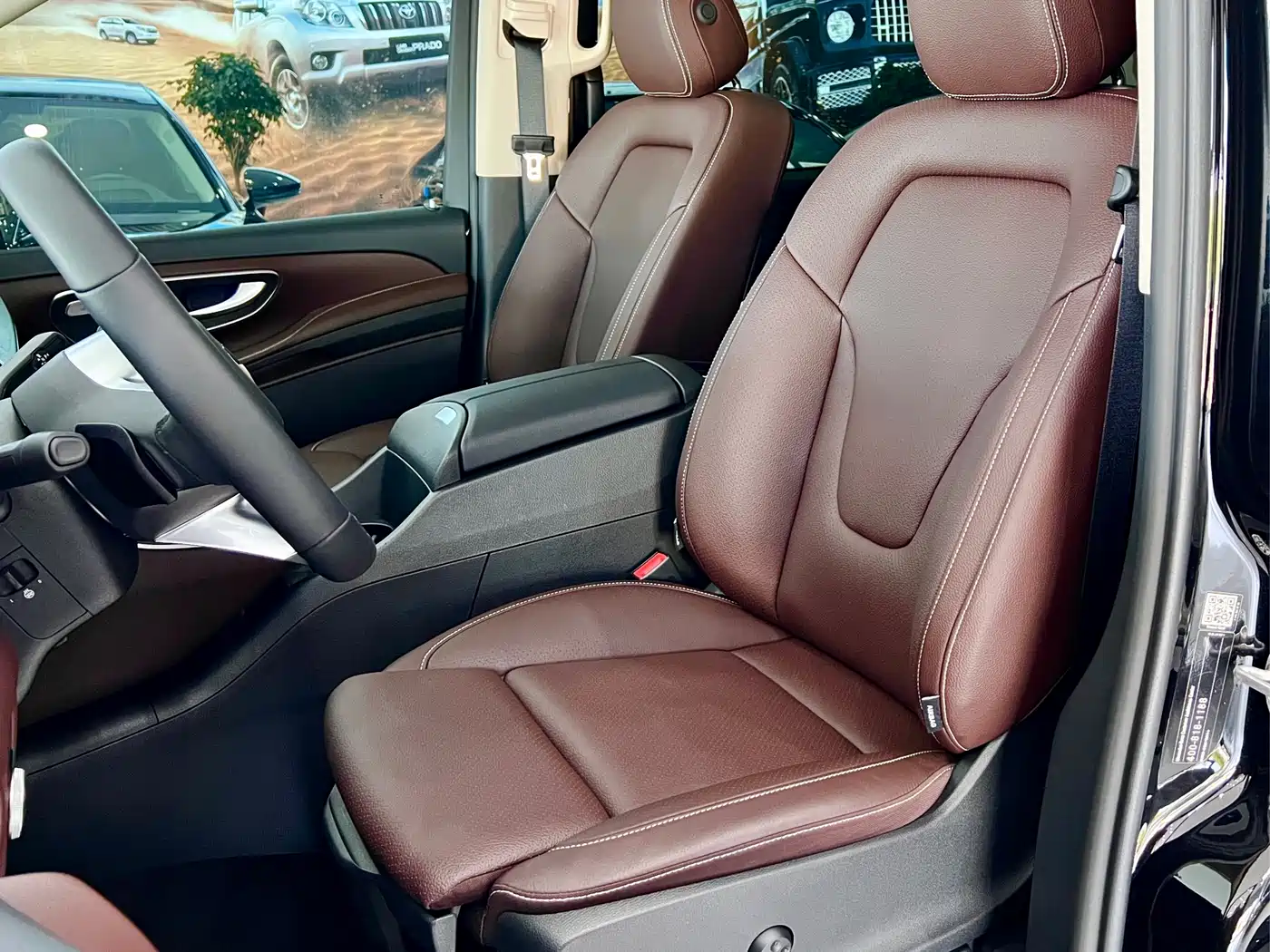 Mercedes-Benz V-Class 2024 V 300 L Long Wheelbase Premium фото 6