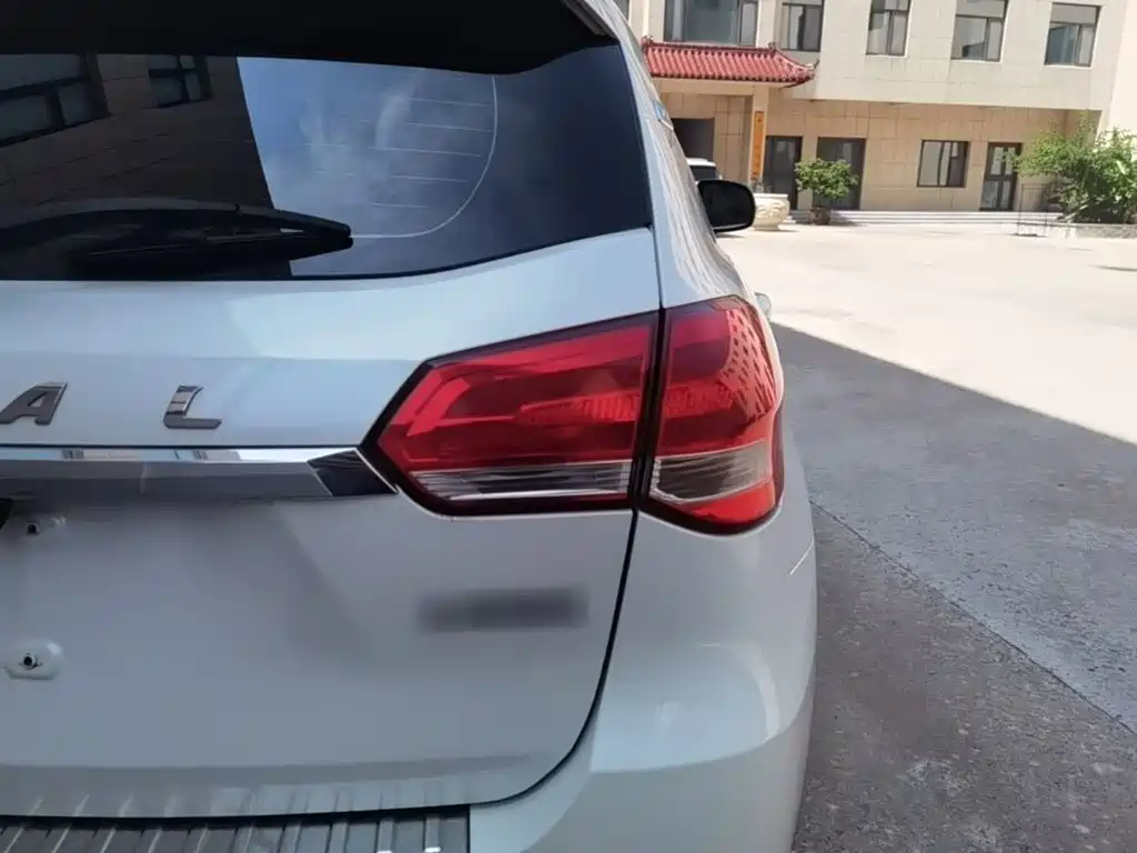 Фото 8 - Haval H2