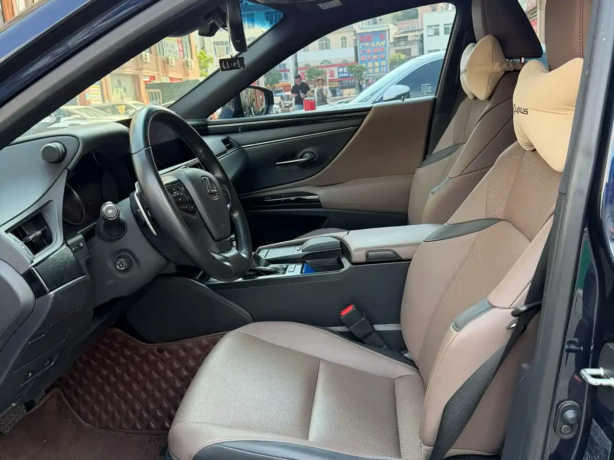 Lexus ES 2021 200 Excellence Edition фото 4
