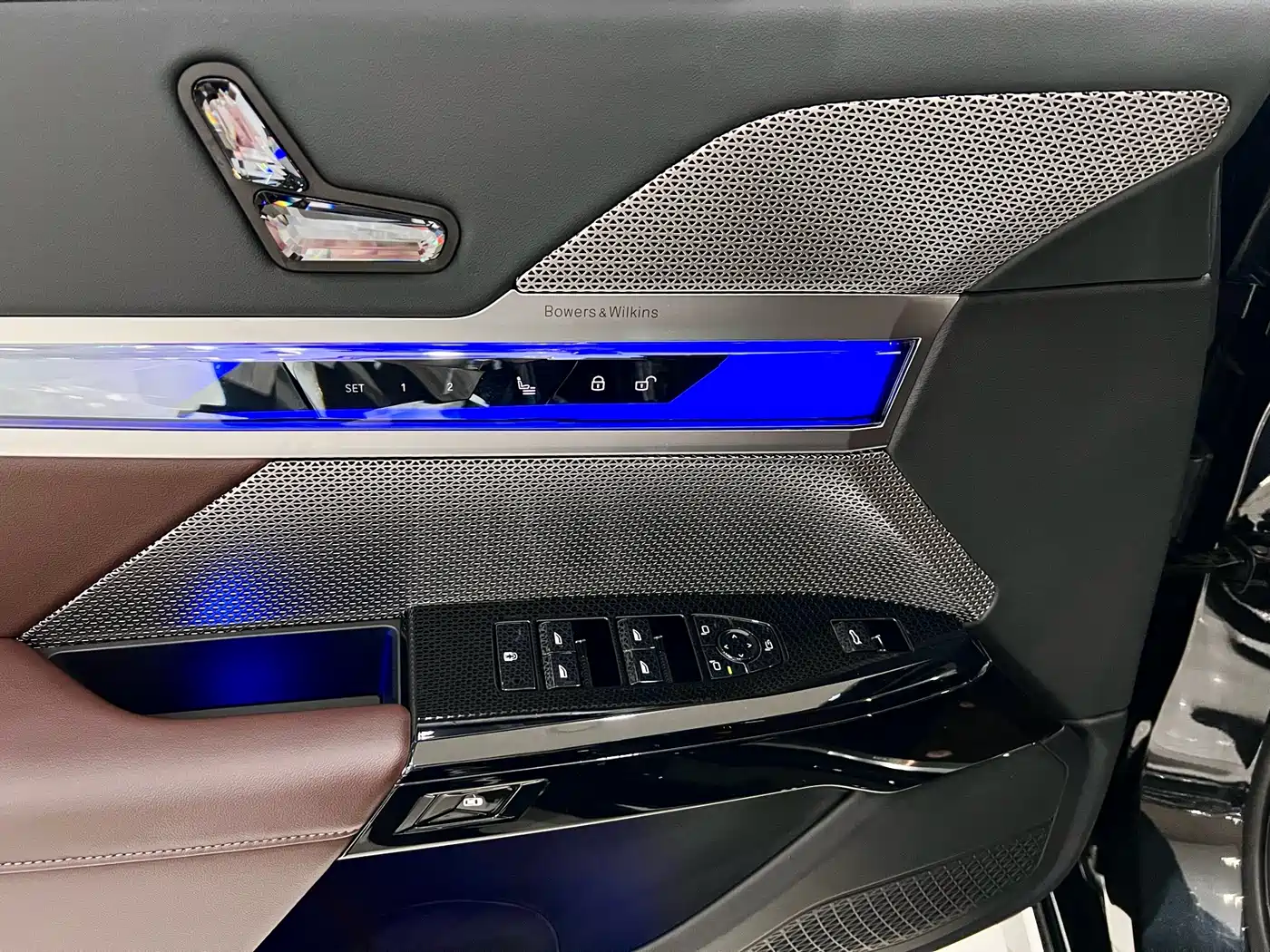 BMW 7 Series 2023 Model 735Li Luxury Package фото 22