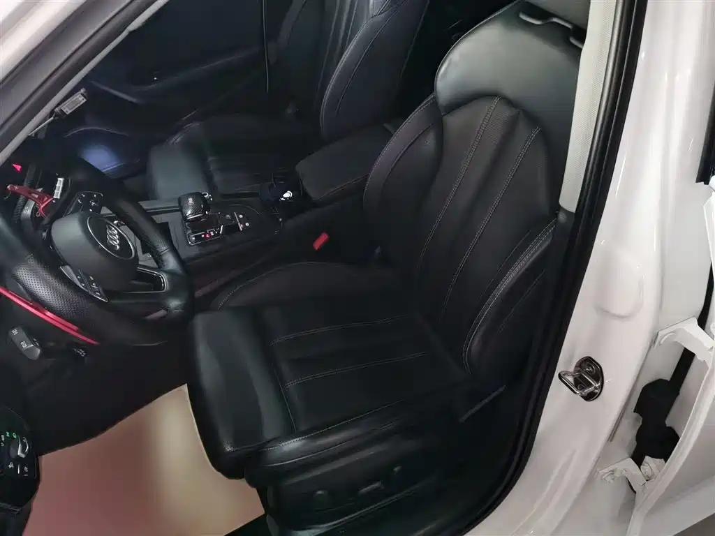 Audi A4L 2020 40 TFSI Luxury Dynamic фото 8