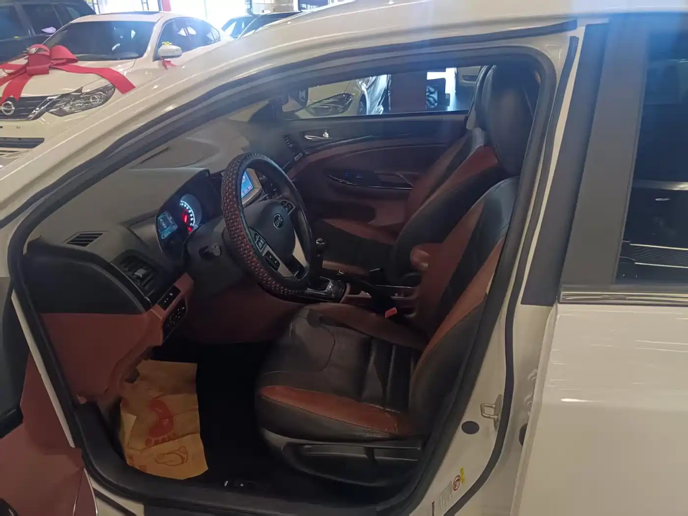 BYD Surui 2015 Facelift 1.5L Manual Luxury фото 4