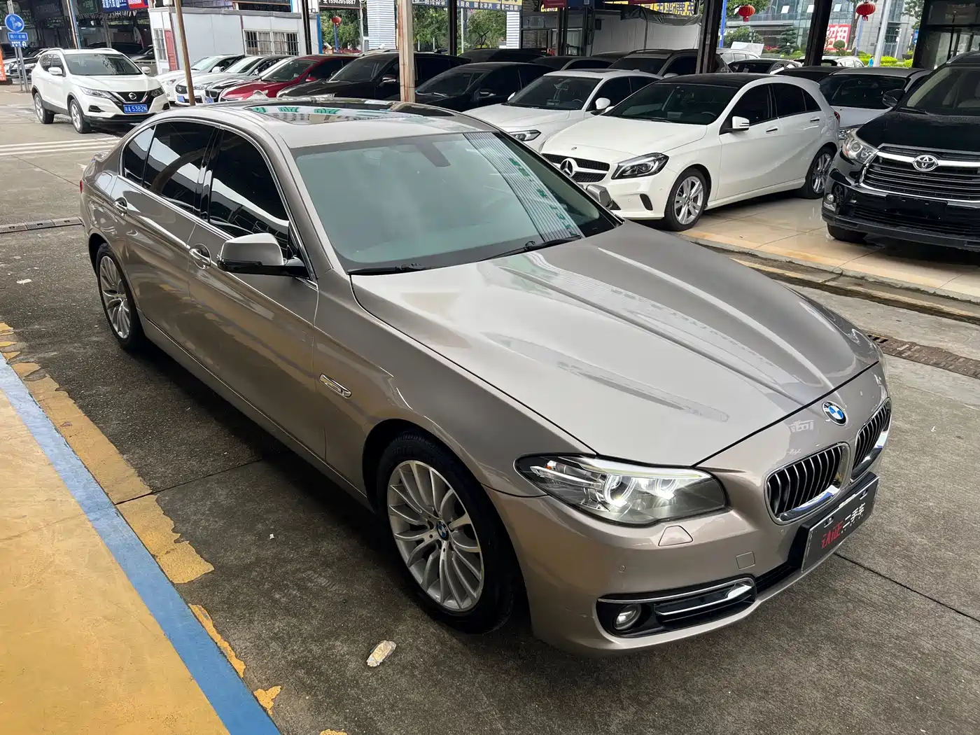 BMW 5 Series 2014 525Li Luxury Design Package фото 3