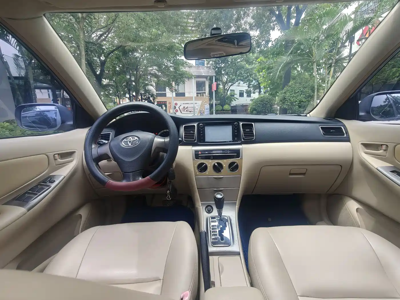 Toyota Corolla 2013 1.6L Automatic Luxury фото 17