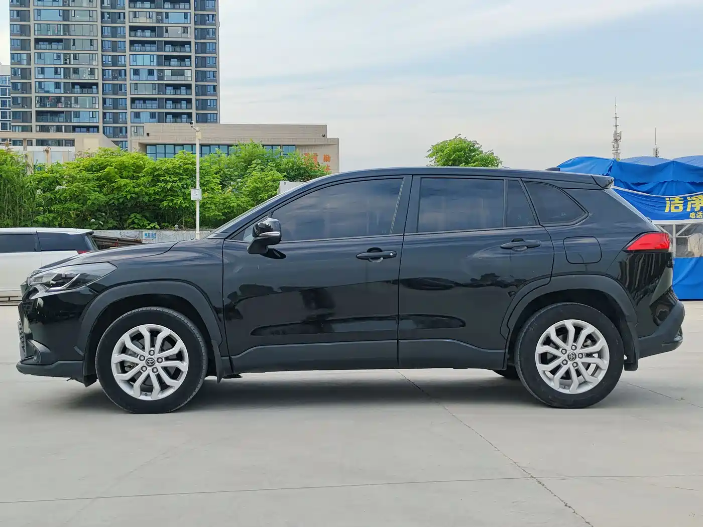 Toyota Frontlander 2022 2.0L CVT Elite фото 25