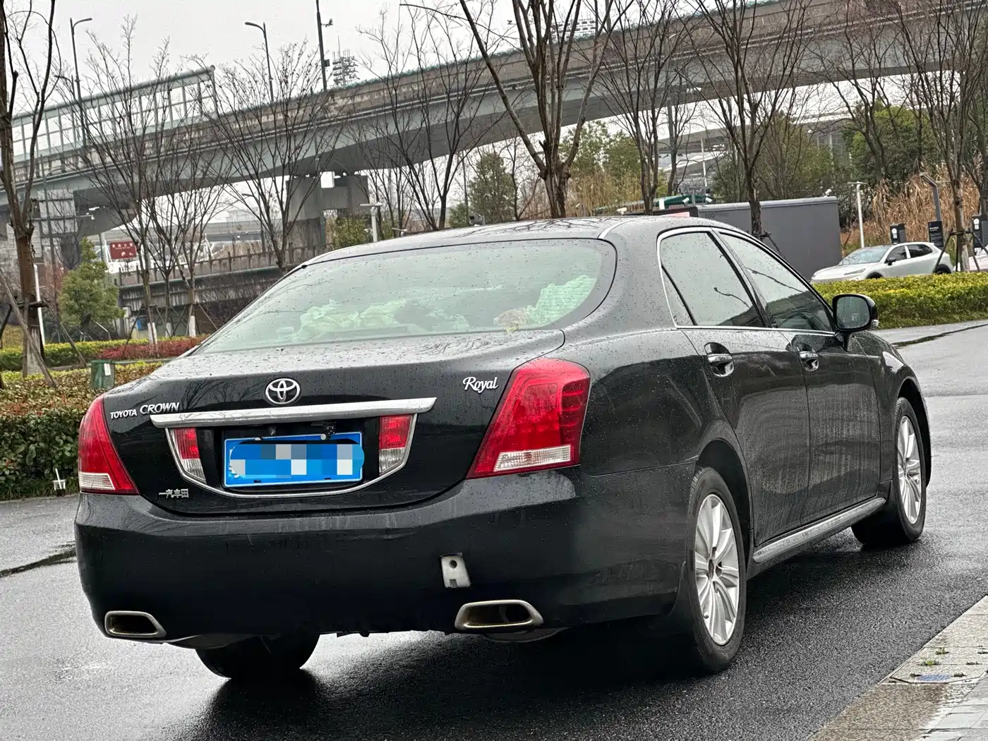 Toyota Crown 2011 2.5L Royal Leather Sunroof Special Edition фото 6