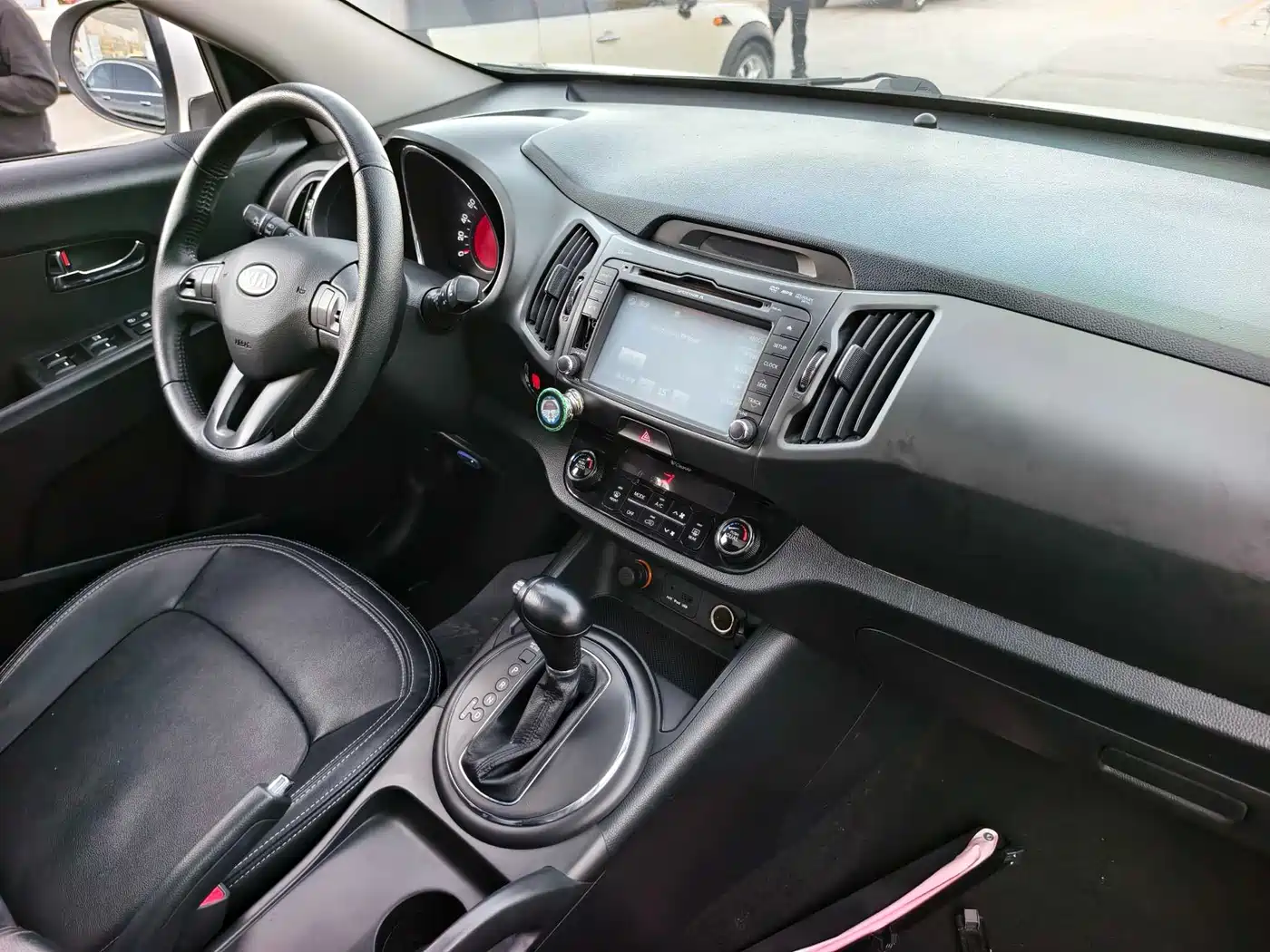 Kia Sportage 2012 2.0L Automatic 2WD NAVI Edition фото 17