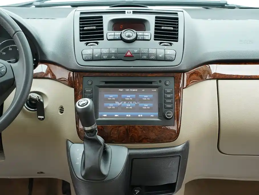 Mercedes-Benz Viano 2013 3.5L Haochi Edition фото 17