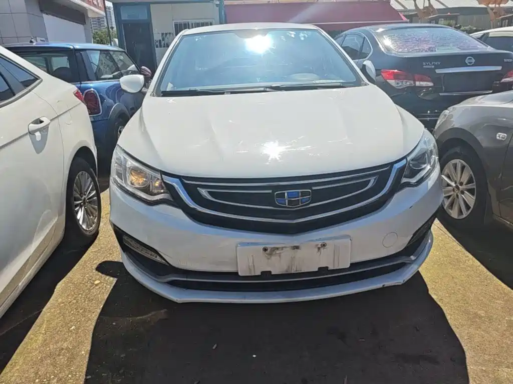 Фото 3 - Geely Vision