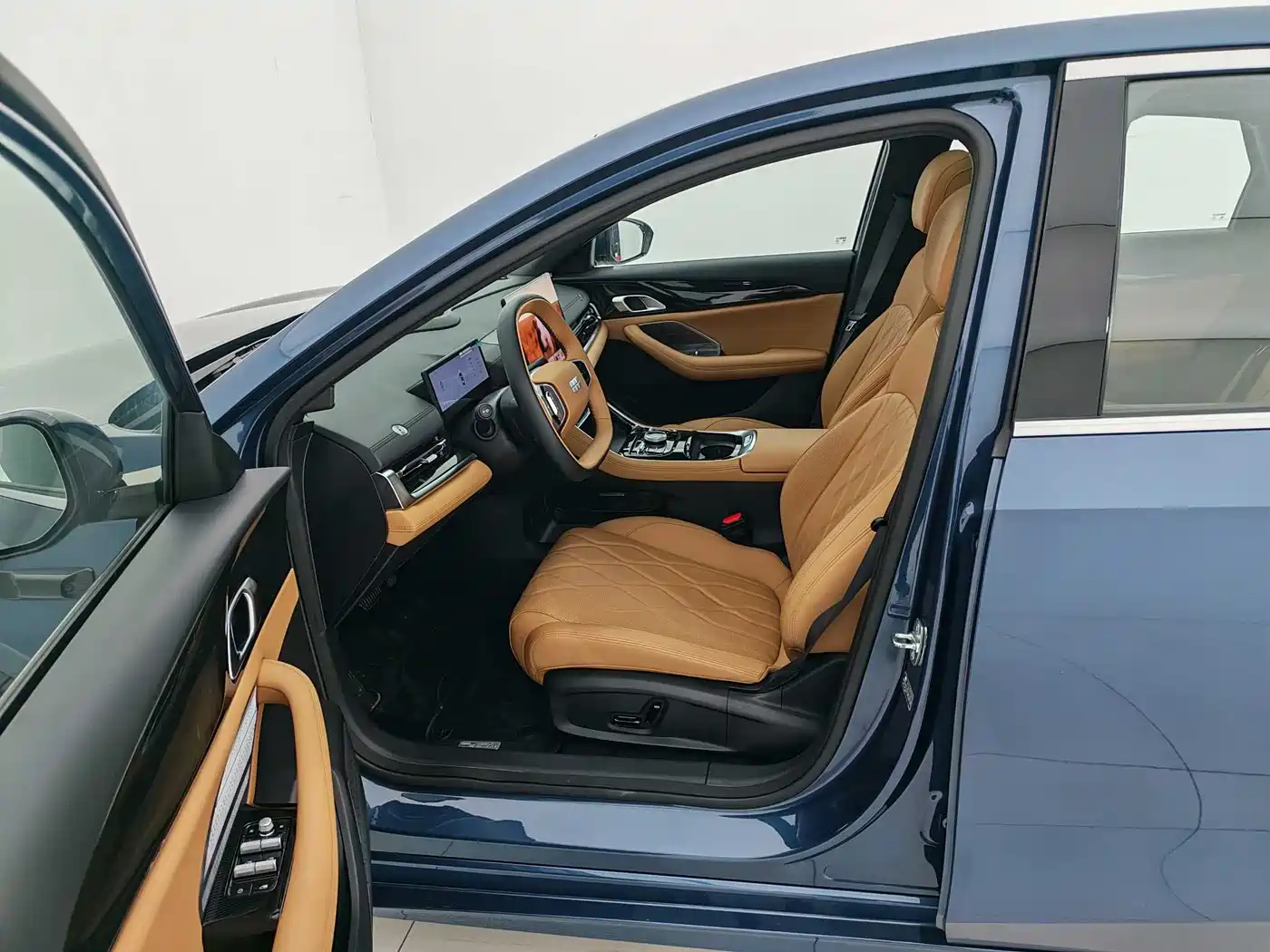 Geely Galaxy Galaxy A7 2025 EM-i фото 9