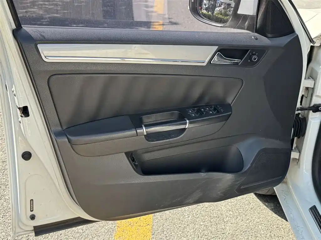 Volkswagen Bora 2014 1.6L Automatic Comfort Edition фото 6