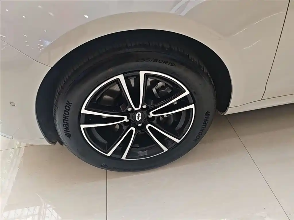 AITO Wenjie AITO M5 2025 Extended Range Ultra RWD фото 23