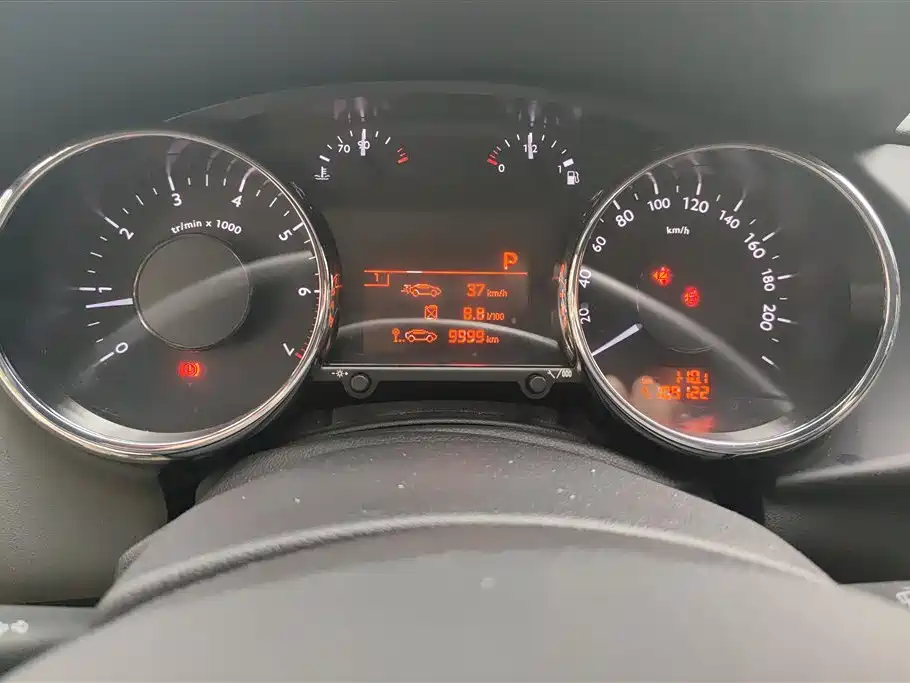 Peugeot 3008 2013 2.0L Automatic Trend Edition фото 14